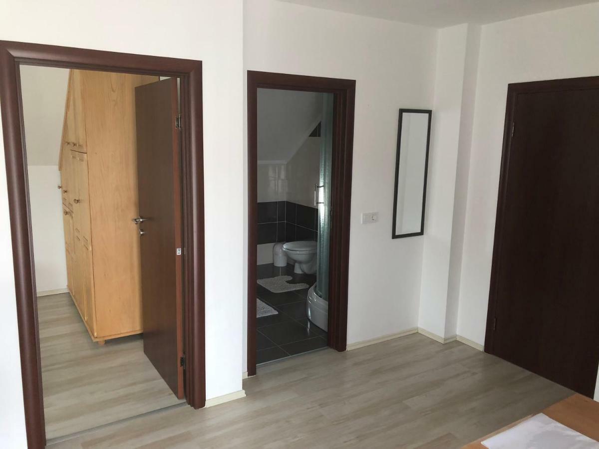 Apartment & Rooms Thomas 科雷尼察 外观 照片