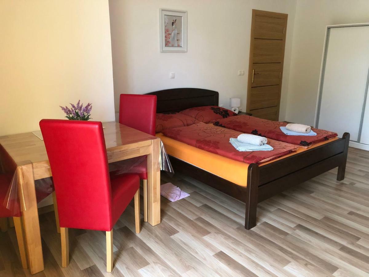 Apartment & Rooms Thomas 科雷尼察 外观 照片