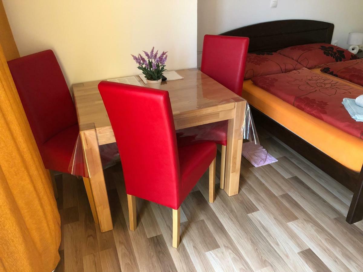 Apartment & Rooms Thomas 科雷尼察 外观 照片