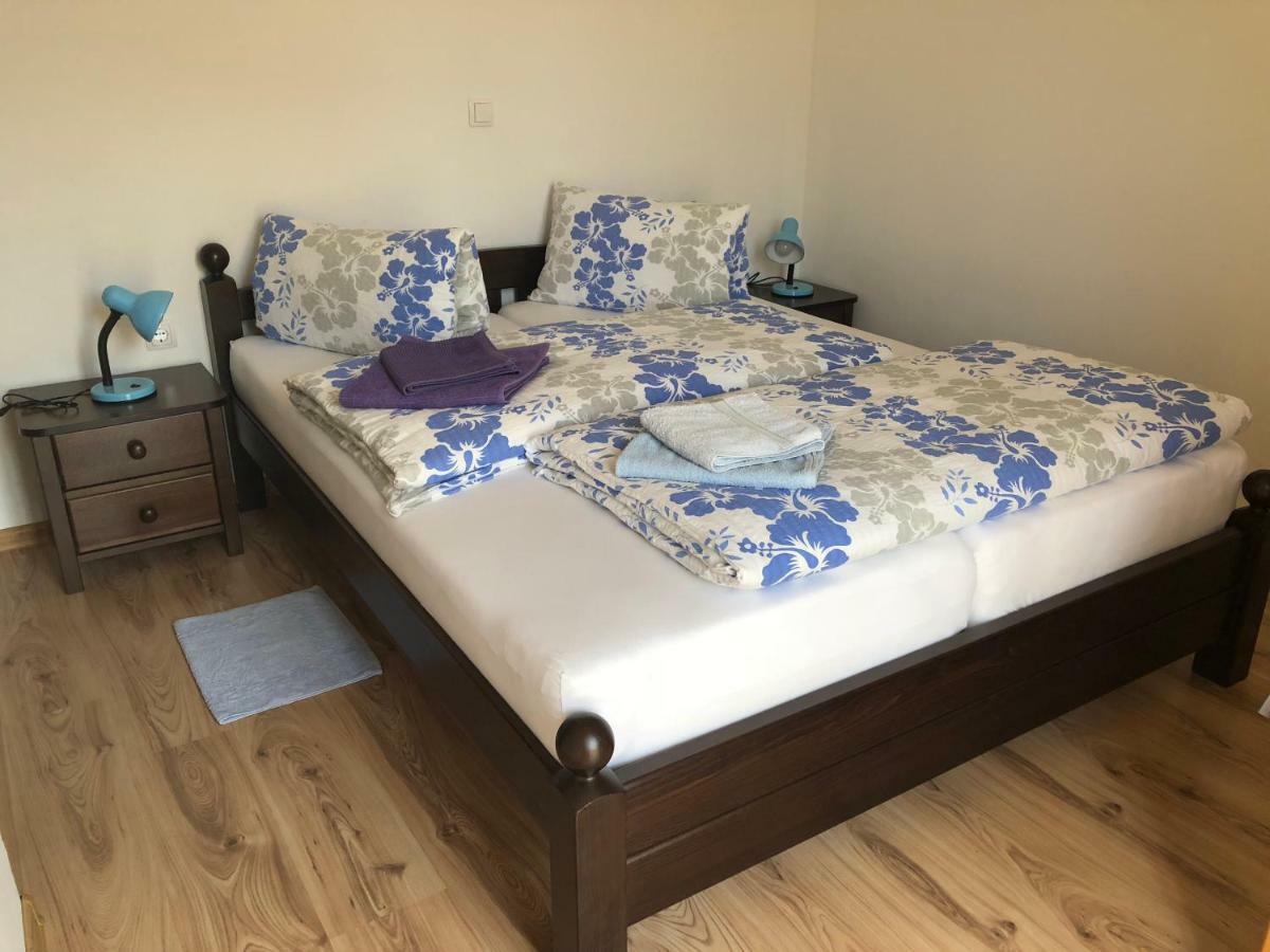 Apartment & Rooms Thomas 科雷尼察 外观 照片